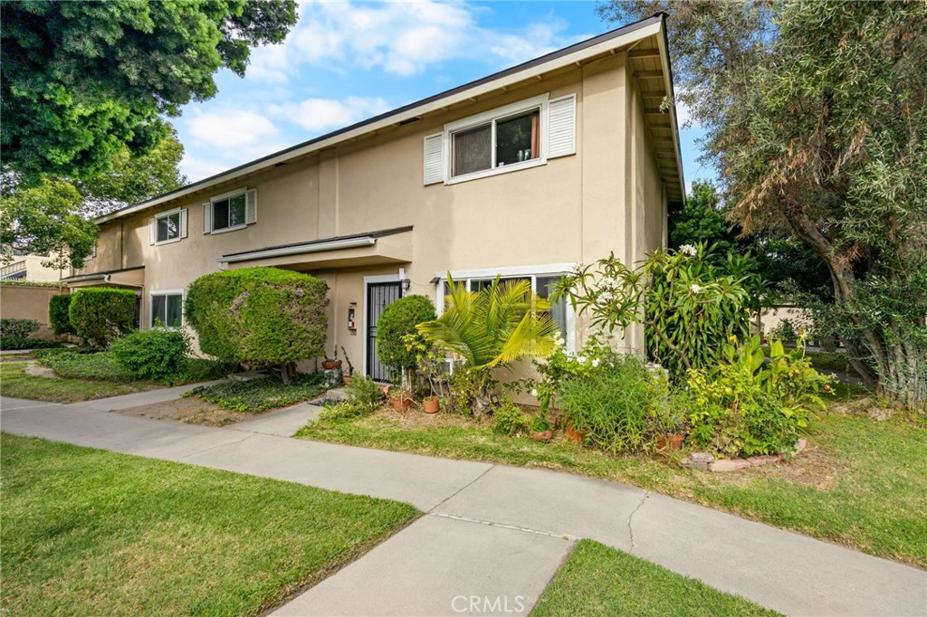 630 S Knott Avenue 25, Anaheim CA 92804 - photo 1