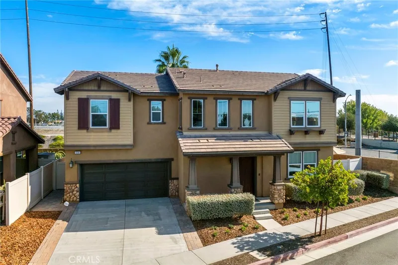 636 S Lakeshore Drive, Anaheim, CA 92806