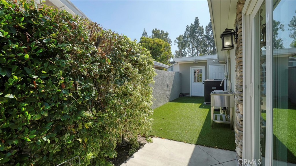 6509 E Calle Del Norte, Anaheim CA 92807 - photo 32