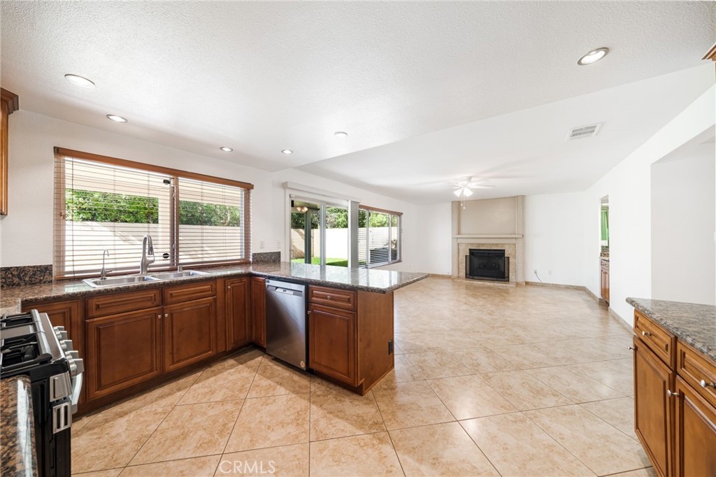 6511 E Marengo, Anaheim CA 92807 - photo 9