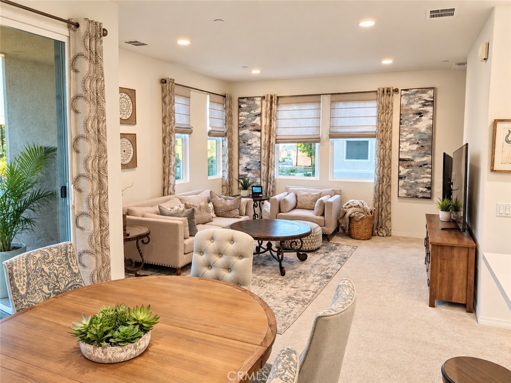 Living room - 666 S District, Anaheim CA 92805 - photo 5