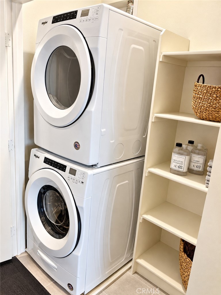 Laundry - 666 S District, Anaheim CA 92805 - photo 16
