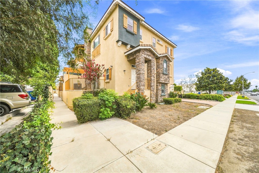 670 S Magnolia Avenue, Anaheim CA 92804 - photo 5
