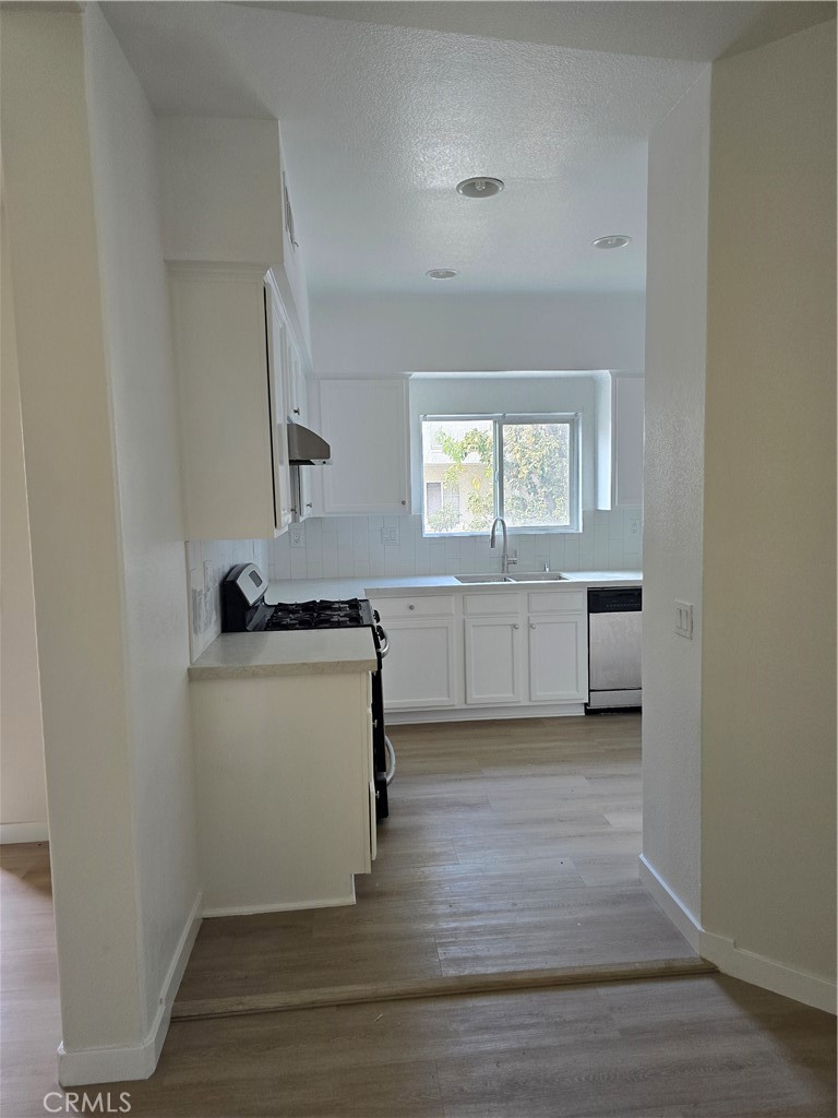 670 S Magnolia Avenue, Anaheim CA 92804 - photo 19