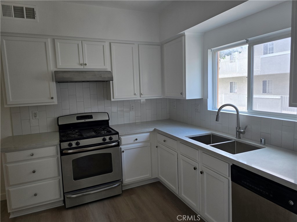 670 S Magnolia Avenue, Anaheim CA 92804 - photo 23