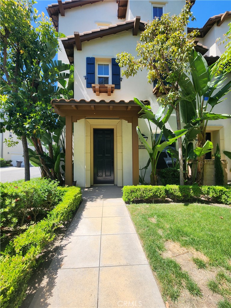 678 E Valencia Street 105, Anaheim CA 92805 - photo 1