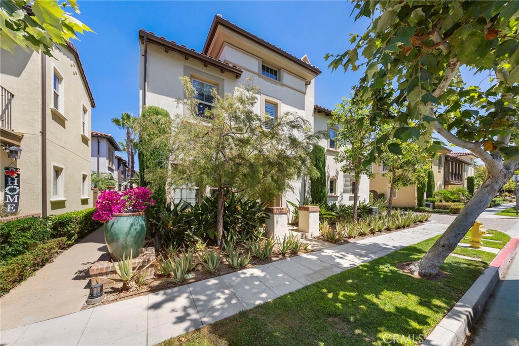 691 E Valencia Street, Anaheim CA 92805 - photo 1