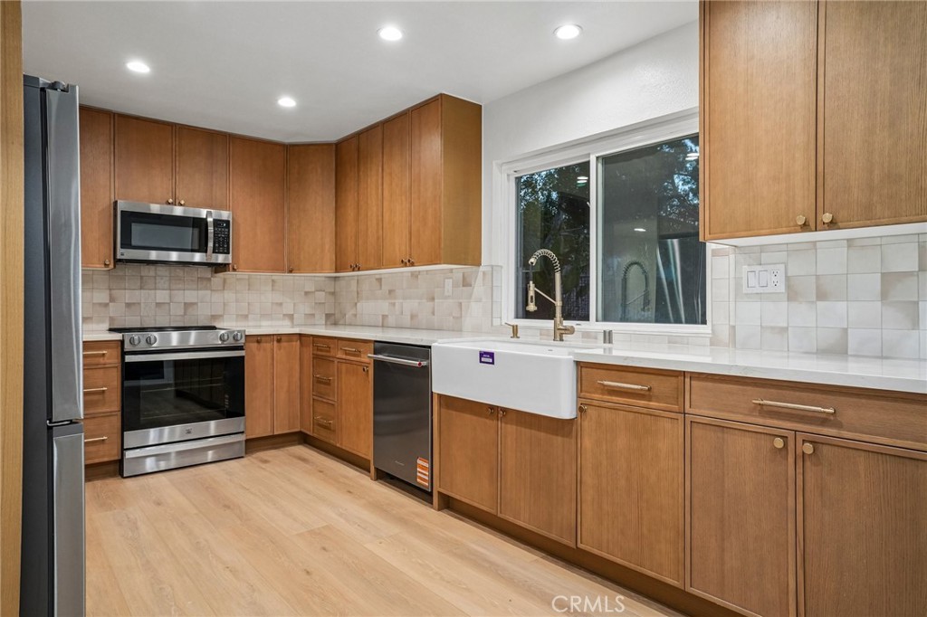 Kitchen - 694 S Gentry, Anaheim CA 92807 - photo 4