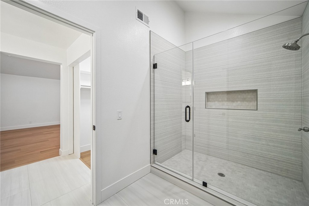 Primary Bath - 694 S Gentry, Anaheim CA 92807 - photo 29