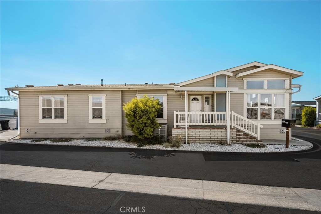 Large front porch w/ Bench. - 70 Cherry, Anaheim CA 92801 - photo 3