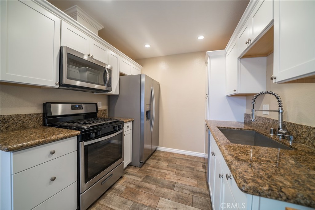 715 S Webster Unit#25, Anaheim CA 92804 - photo 1