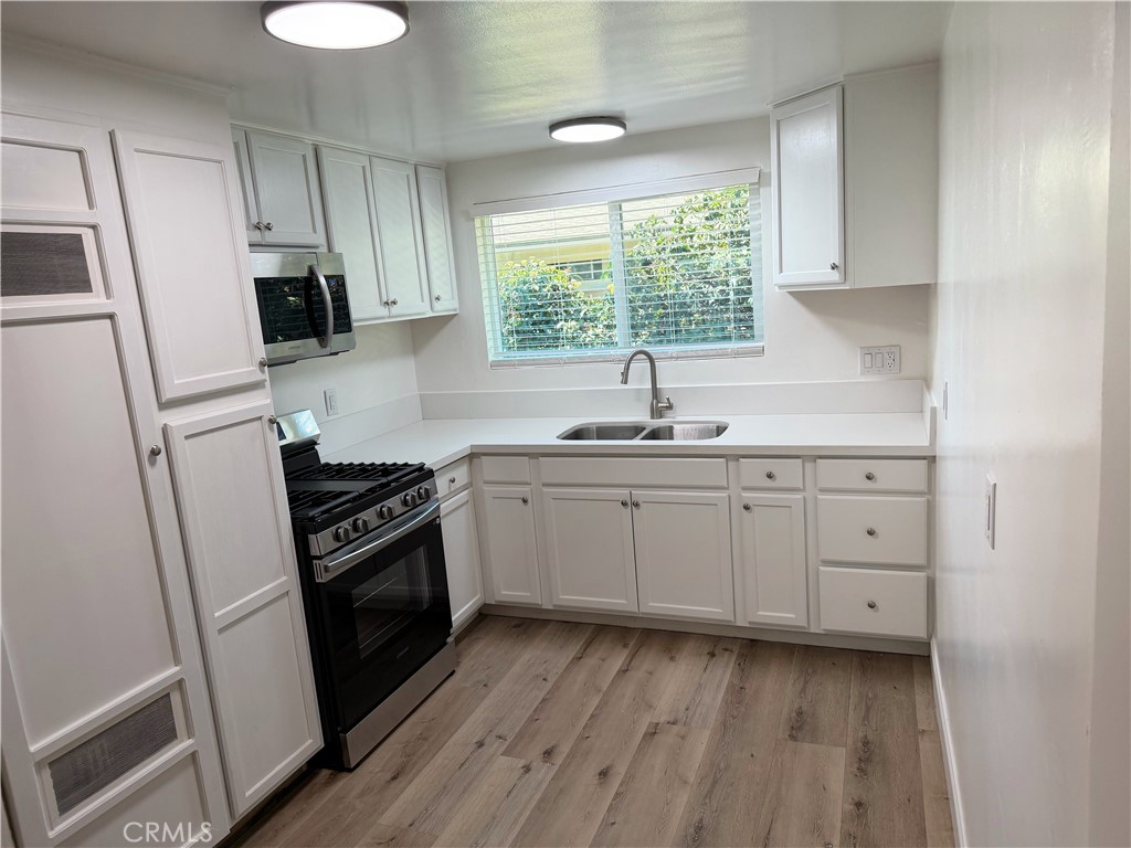 Kitchen 1 - 717 W. Provential Drive A, Anaheim CA 92805 - photo 1