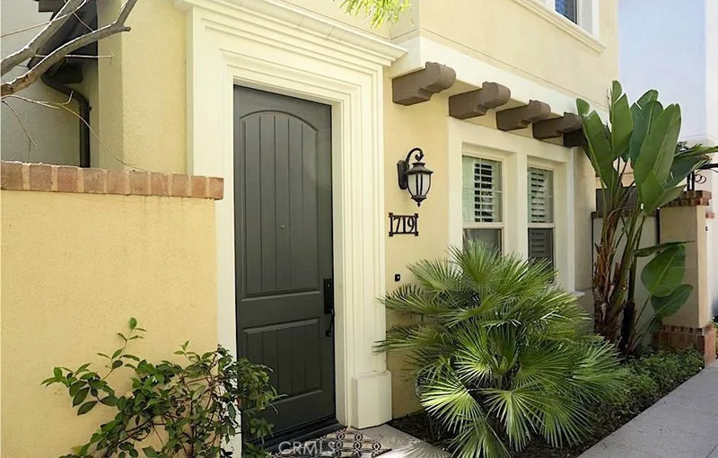 719 E Valencia, Anaheim