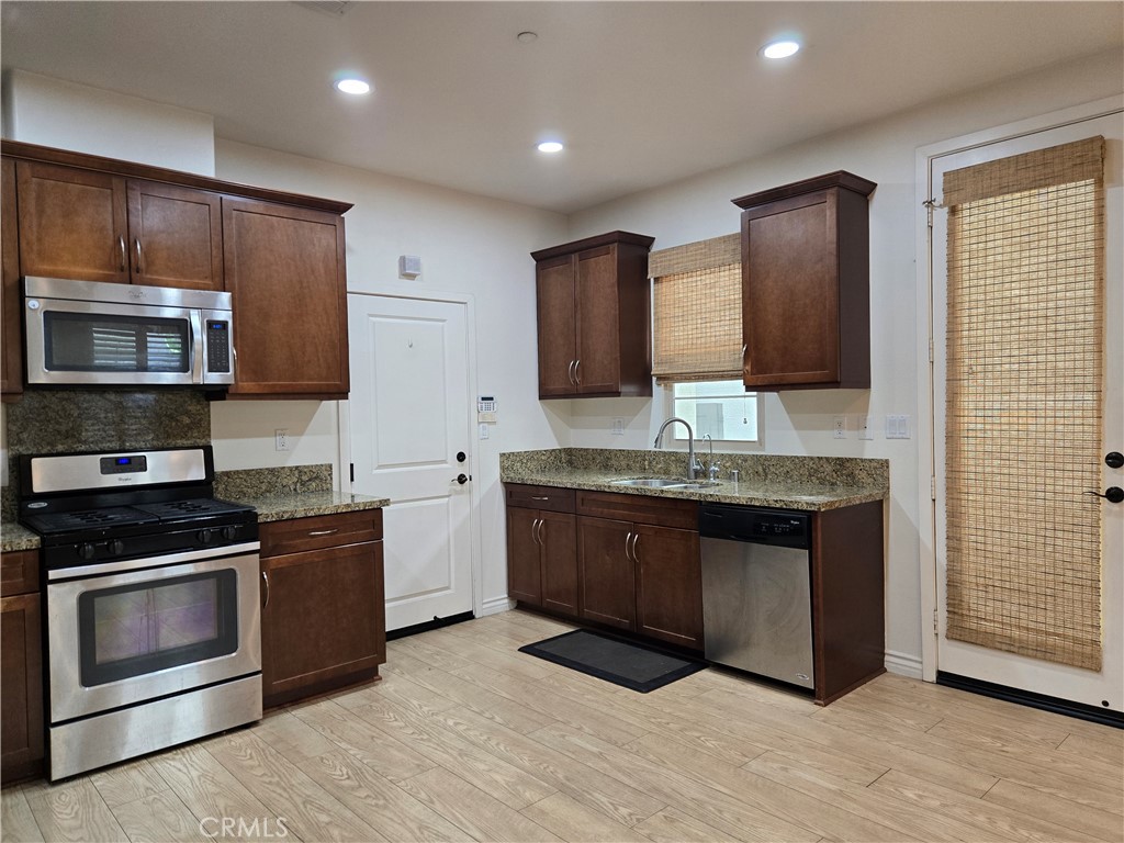 719 E Valencia, Anaheim CA 92805 - photo 8