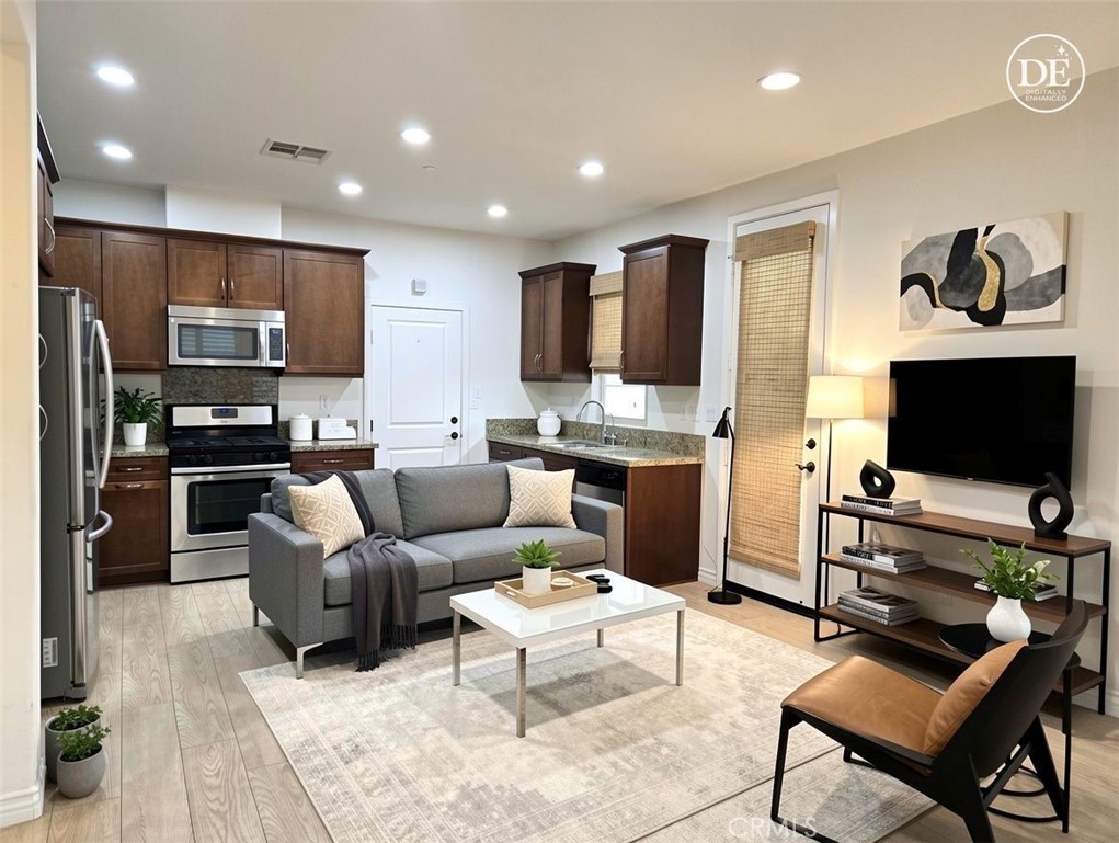 719 E Valencia, Anaheim CA 92805 - photo 5