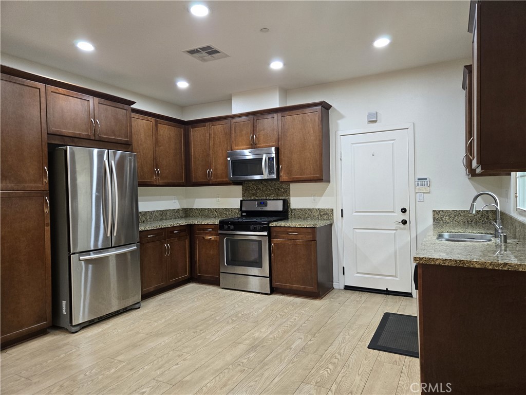 719 E Valencia, Anaheim CA 92805 - photo 7