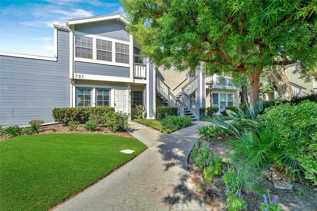 Exterior view upper level - 721 Hayward Street S D, Anaheim CA 92804 - photo 1