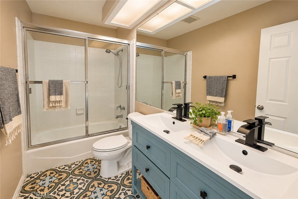 Guest hallway bathroom - 740 S Crown Pointe, Anaheim CA 92807 - photo 20
