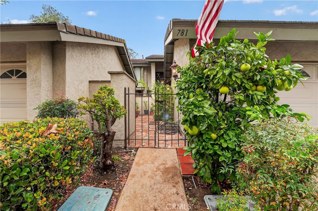 781 S Circulo Miro, Anaheim CA 92807 - photo 4
