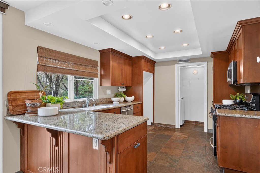 781 S Circulo Miro, Anaheim CA 92807 - photo 19