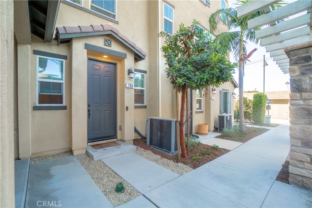 Front entry - 794 N Ethan Way, Anaheim CA 92805 - photo 7