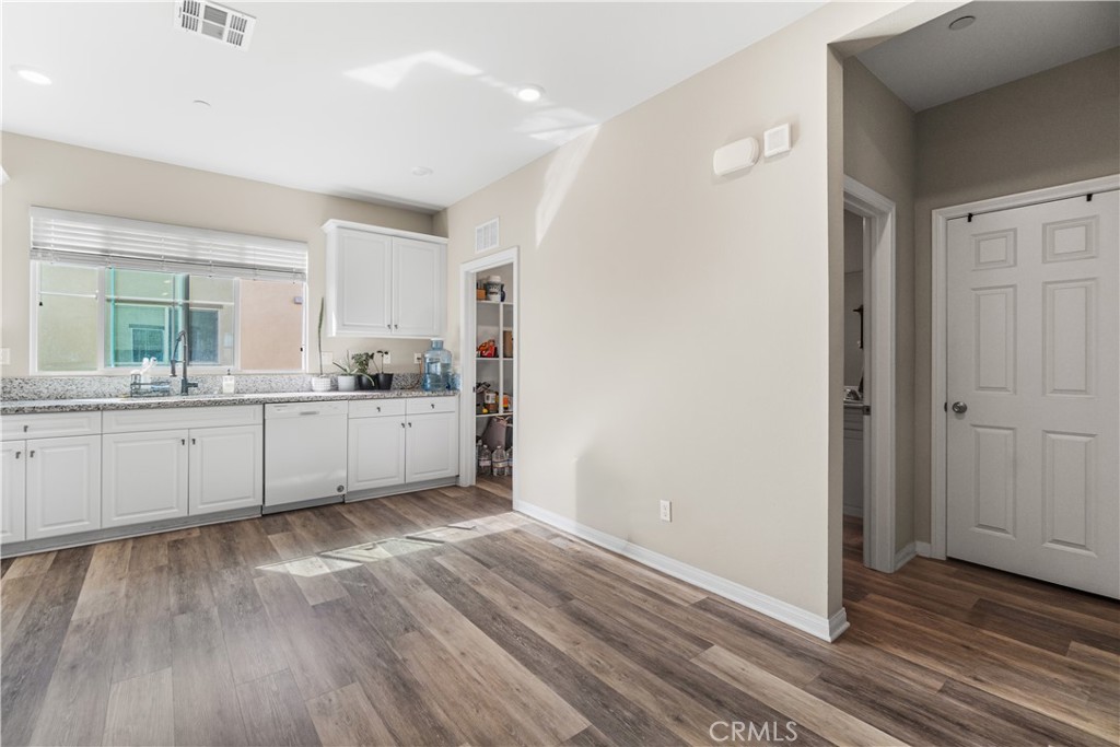 Kitchen and dining area - 794 N Ethan Way, Anaheim CA 92805 - photo 13