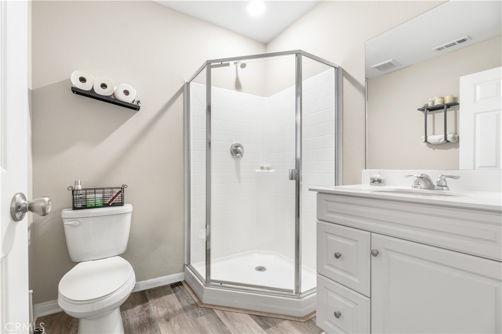 Guest bathroom #1 - 794 N Ethan Way, Anaheim CA 92805 - photo 18