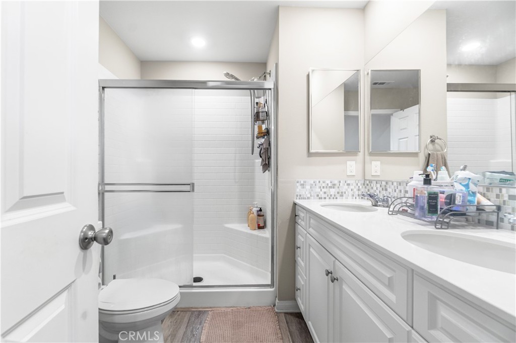 Primary bathroom - 794 N Ethan Way, Anaheim CA 92805 - photo 28