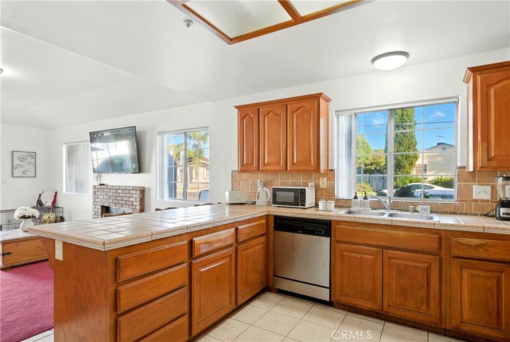 800 N Pine Street, Anaheim CA 92805 - photo 12