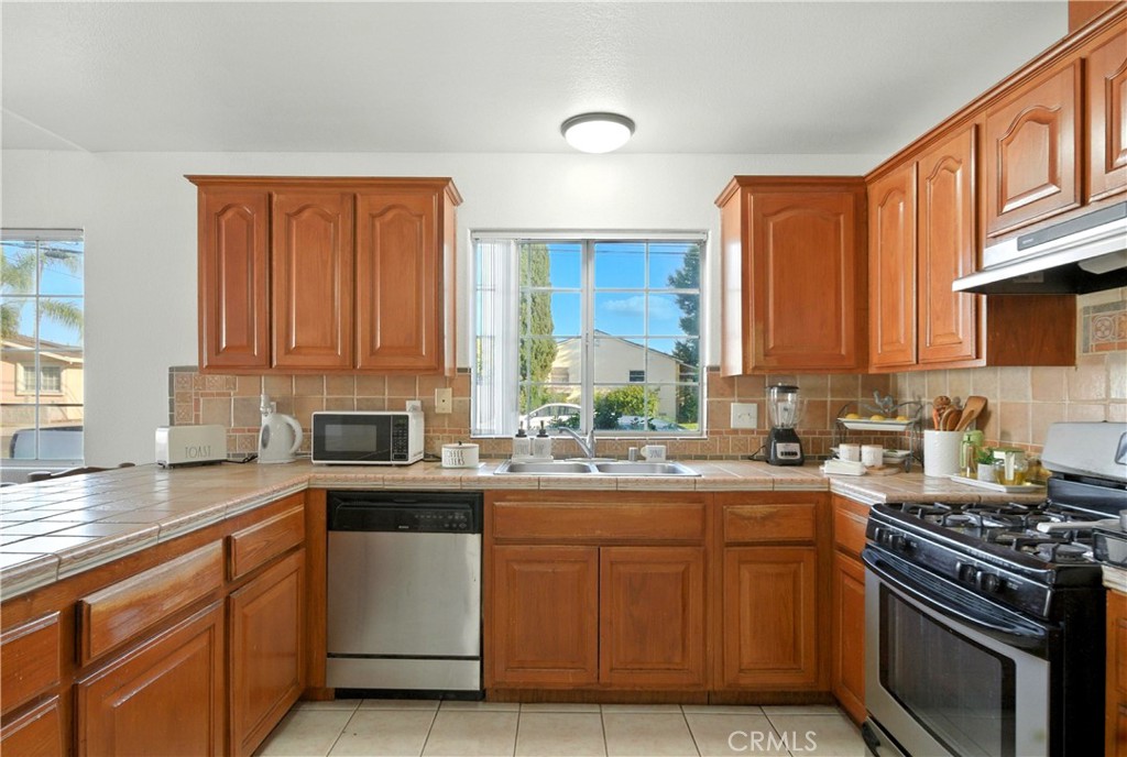 800 N Pine Street, Anaheim CA 92805 - photo 14