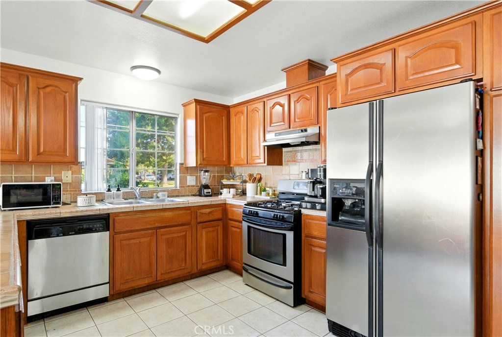 800 N Pine Street, Anaheim CA 92805 - photo 15