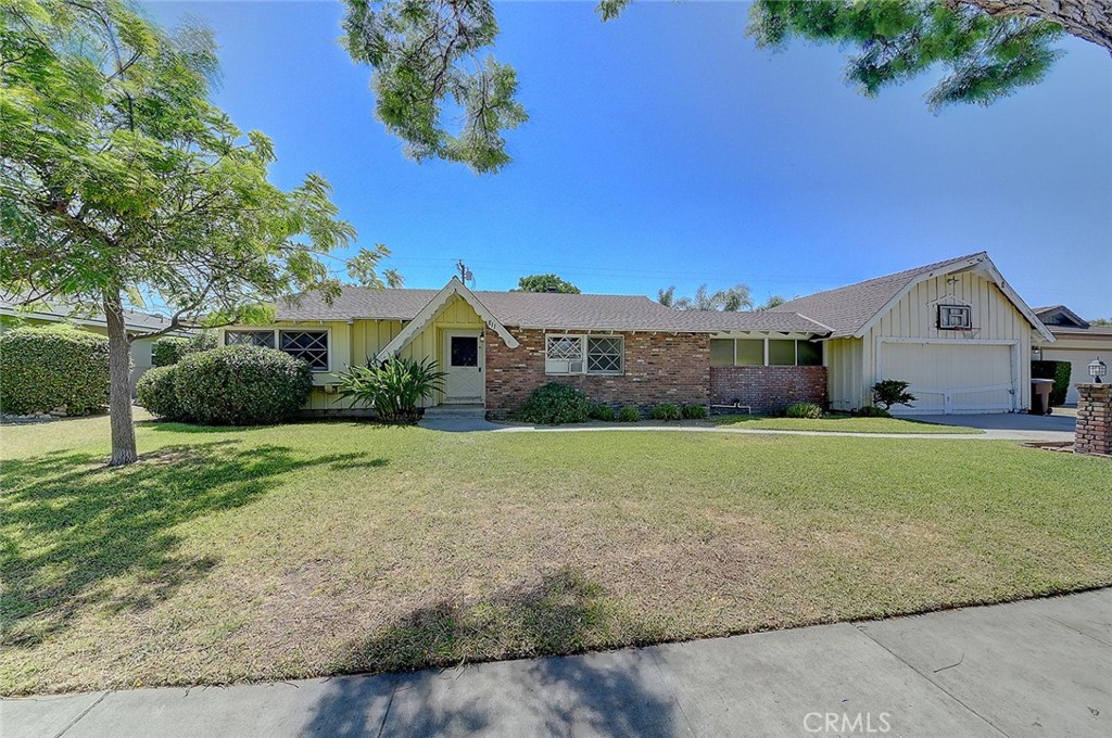 811 S Ramblewood Drive, Anaheim CA 92804 - photo 1