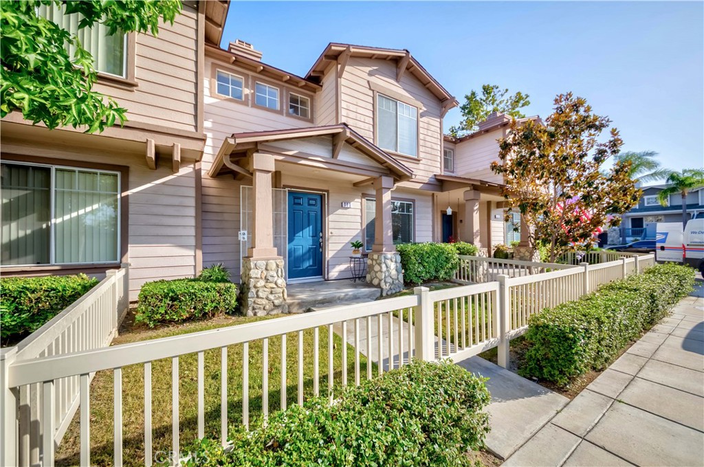 880 E Chestnut Street, Anaheim CA 92805 - photo 1