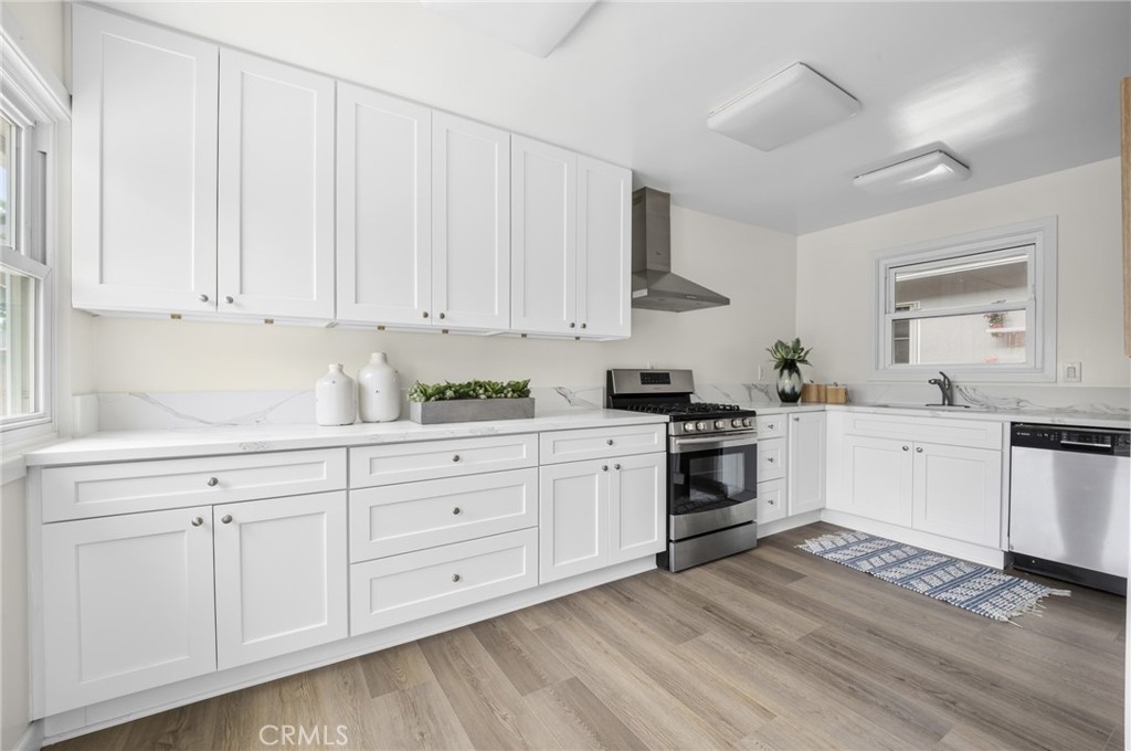 902 N Mohawk Avenue, Anaheim CA 92801 - photo 1
