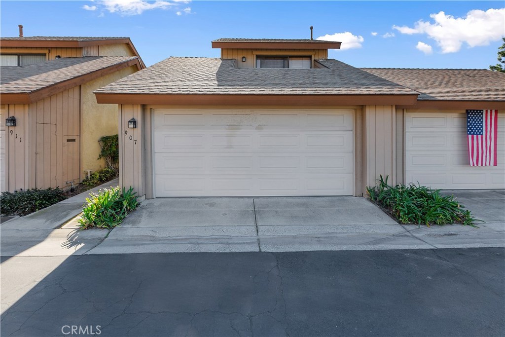 907 S Laurelwood Lane 6, Anaheim CA 92806 - photo 1