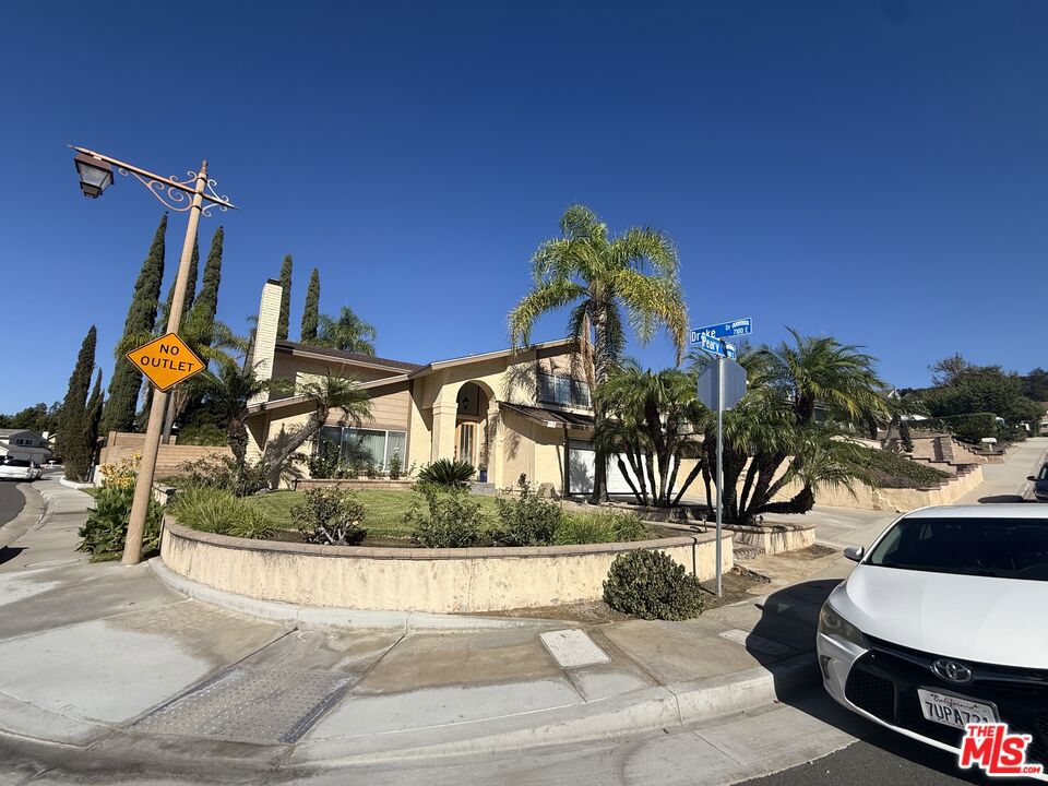 910 S Peary Way, Anaheim CA 92807 - photo 2