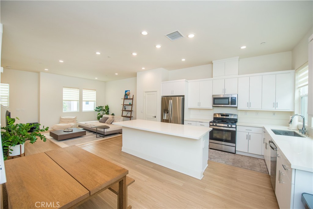 923 E Mason Lane 34, Anaheim CA 92805 - photo 5