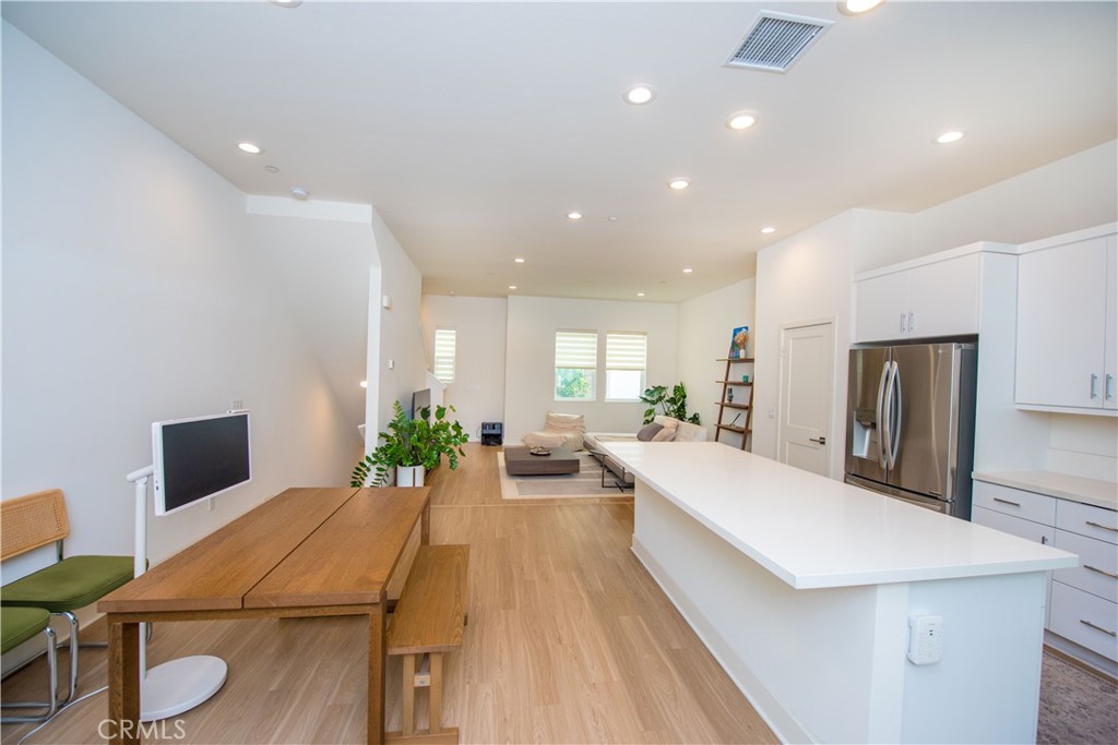 923 E Mason Lane 34, Anaheim CA 92805 - photo 6