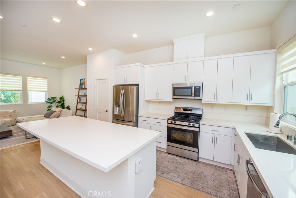 923 E Mason Lane 34, Anaheim CA 92805 - photo 7