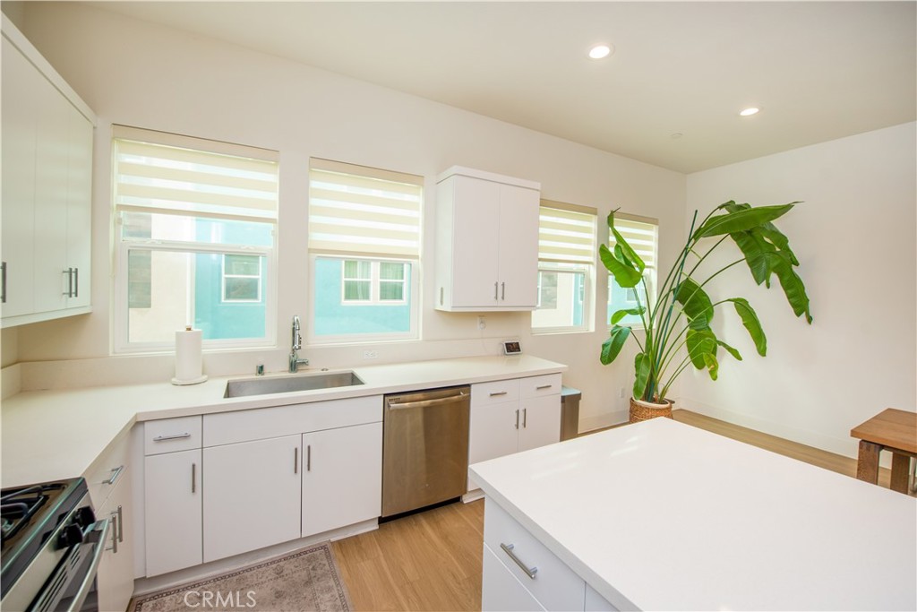 923 E Mason Lane 34, Anaheim CA 92805 - photo 9