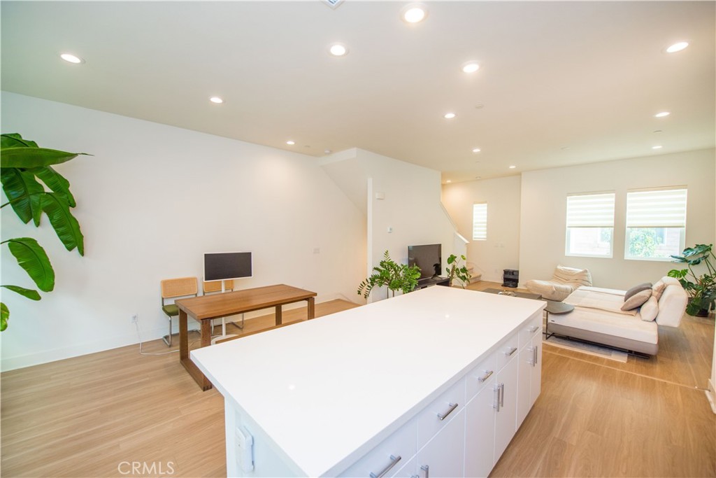 923 E Mason Lane 34, Anaheim CA 92805 - photo 10