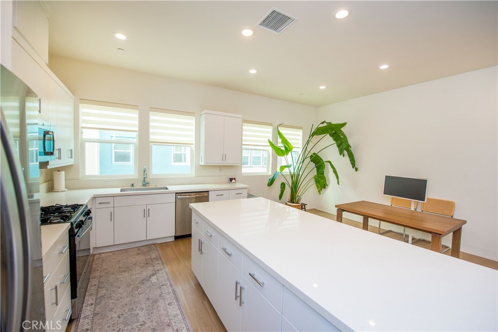 923 E Mason Lane 34, Anaheim CA 92805 - photo 12