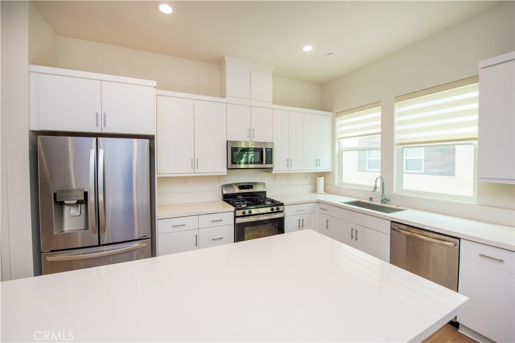 923 E Mason Lane 34, Anaheim CA 92805 - photo 17