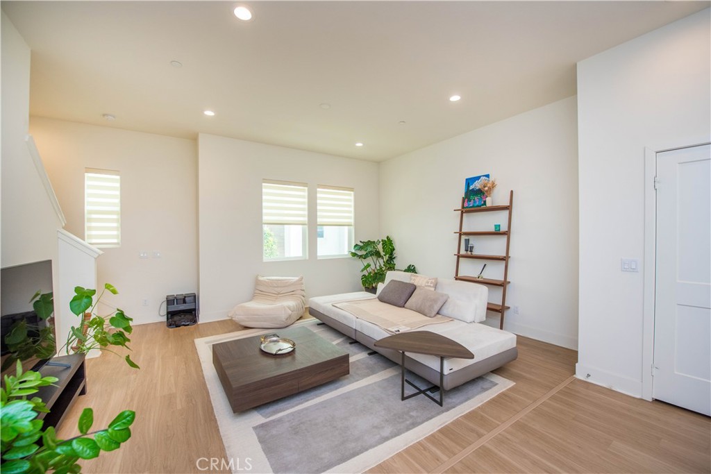 923 E Mason Lane 34, Anaheim CA 92805 - photo 19