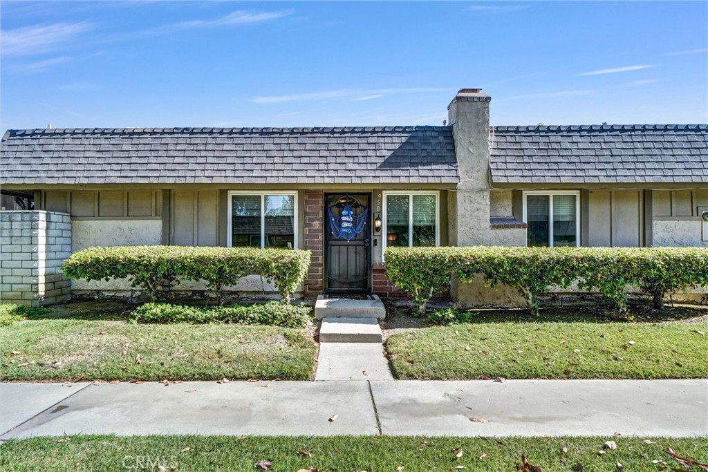 Entry 1 Level Home - 950 S Pearwood Lane, Anaheim CA 92806 - photo 1