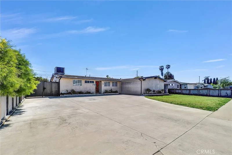 9562 Canton Avenue, Anaheim, CA 92804