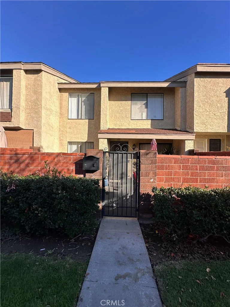 957 W Lanmark Lane, Anaheim, CA 92802
