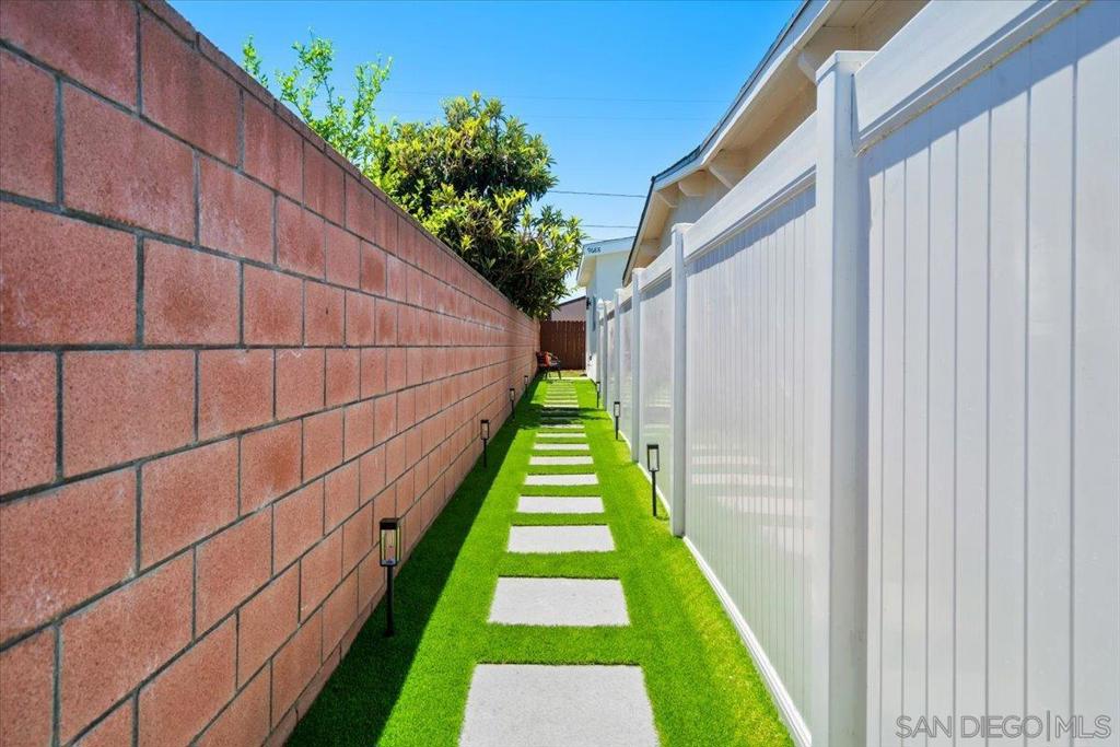 9682 Kennelly Ln, Anaheim CA 92804 - photo 26