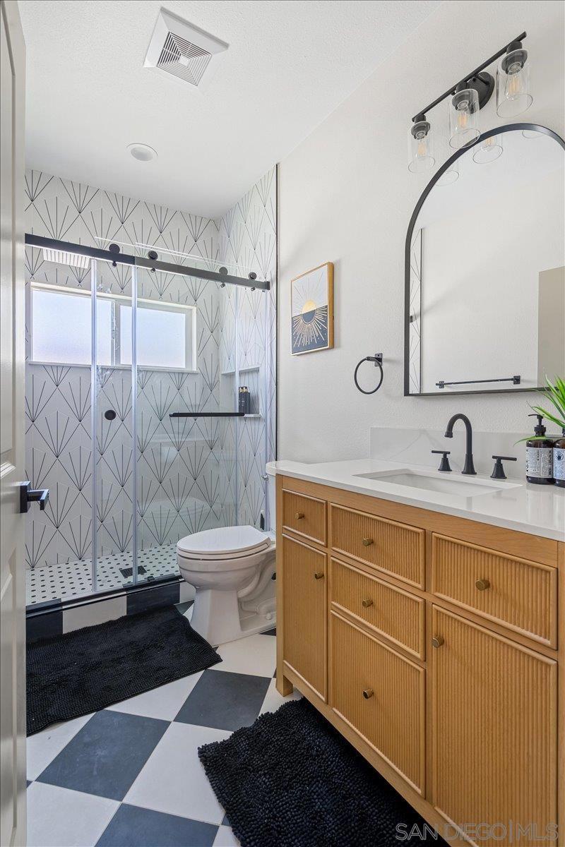 9682 Kennelly Ln, Anaheim CA 92804 - photo 39
