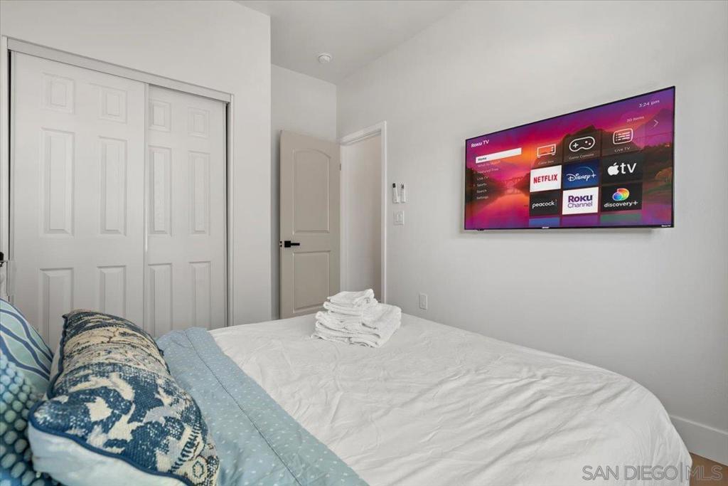 9682 Kennelly Ln, Anaheim CA 92804 - photo 52
